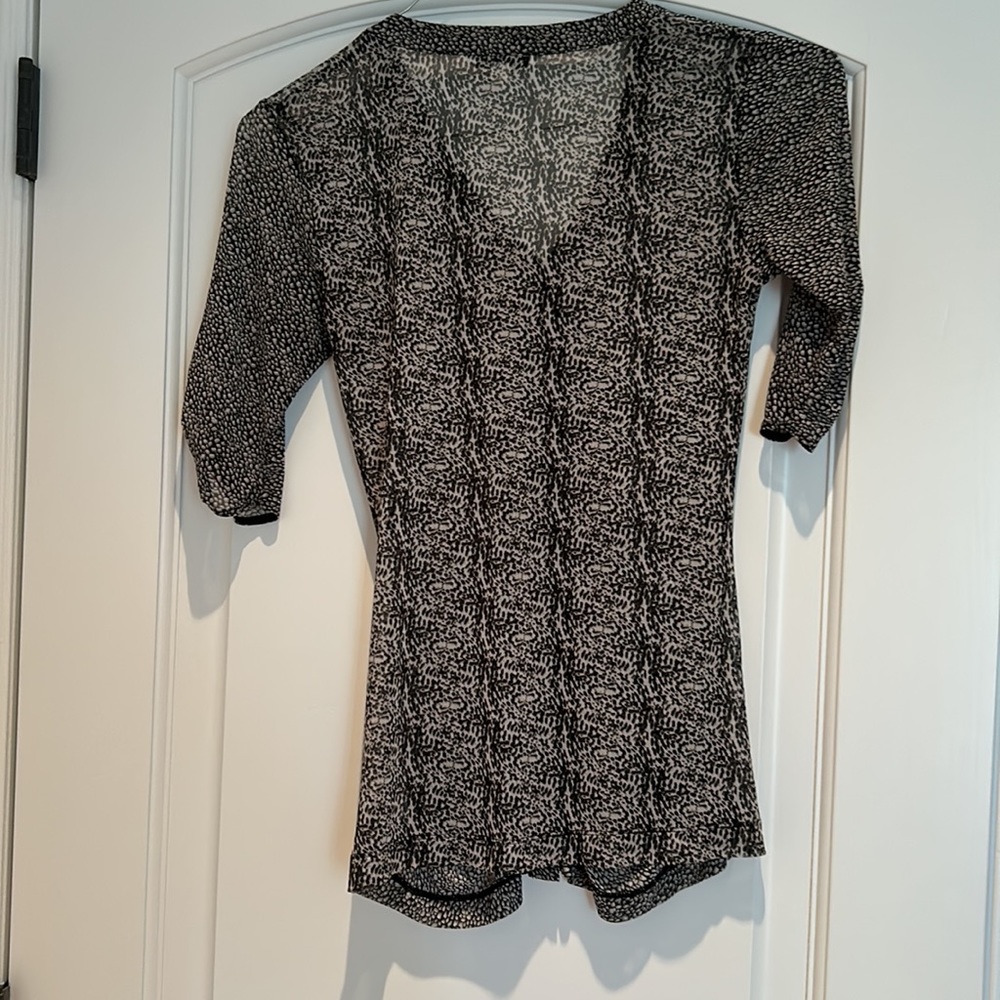 Cabi Sheer Button Up, Xs - image 2